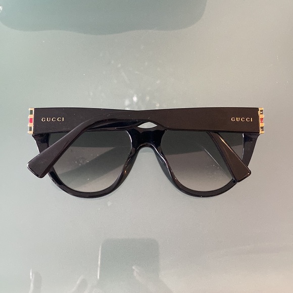 Gucci Sunglasses - Picture 3 of 5